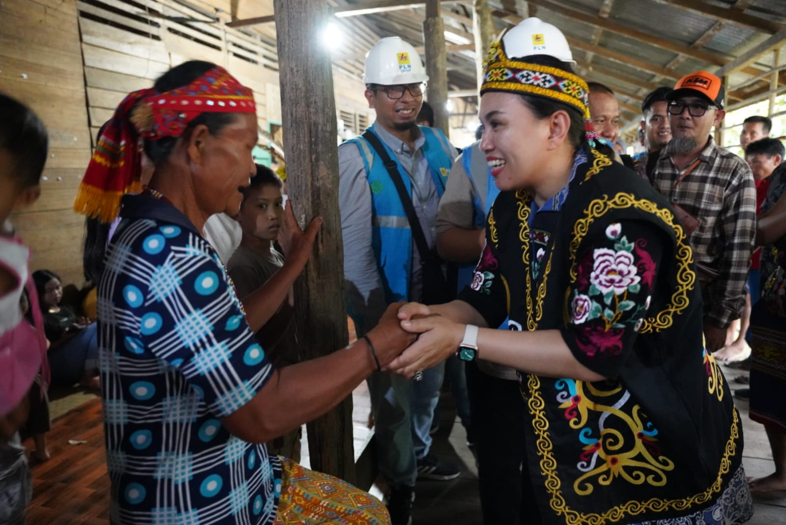 Jaringan Baru PLN Tembus Wilayah Kapuas Hulu Kalbar, Ribuan Warga Nikmati Listrik 24 Jam