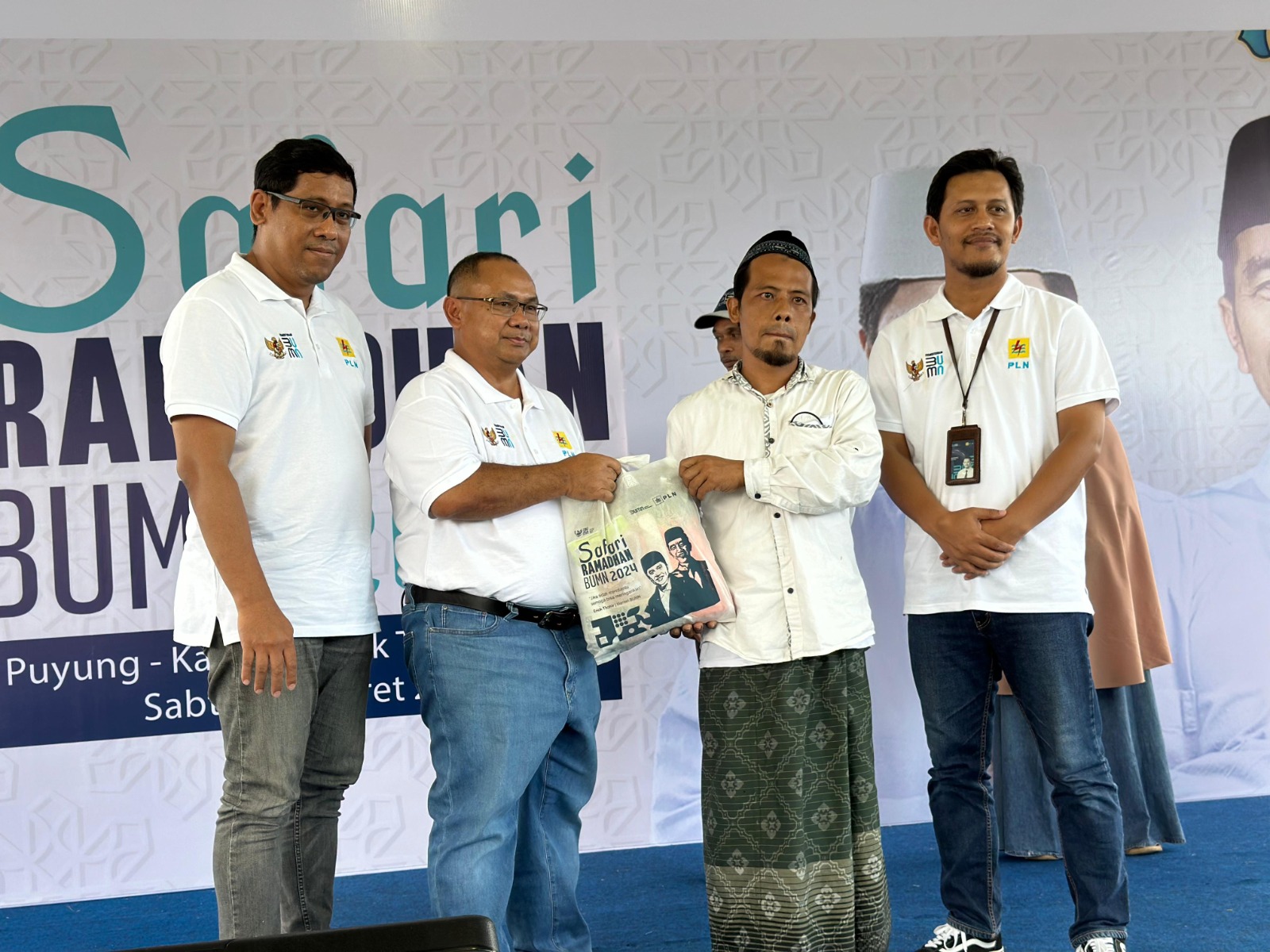 Safari Ramadan BUMN 2024, PLN Berikan 1.000 Paket Sembako Murah ke Masyarakat Lombok Tengah