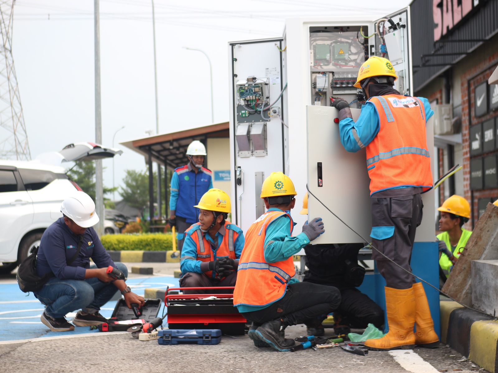 Mobil Listrik Tambah Banyak, PLN Siagakan 1.124 SPKLU Tersebar untuk Para Pemudik